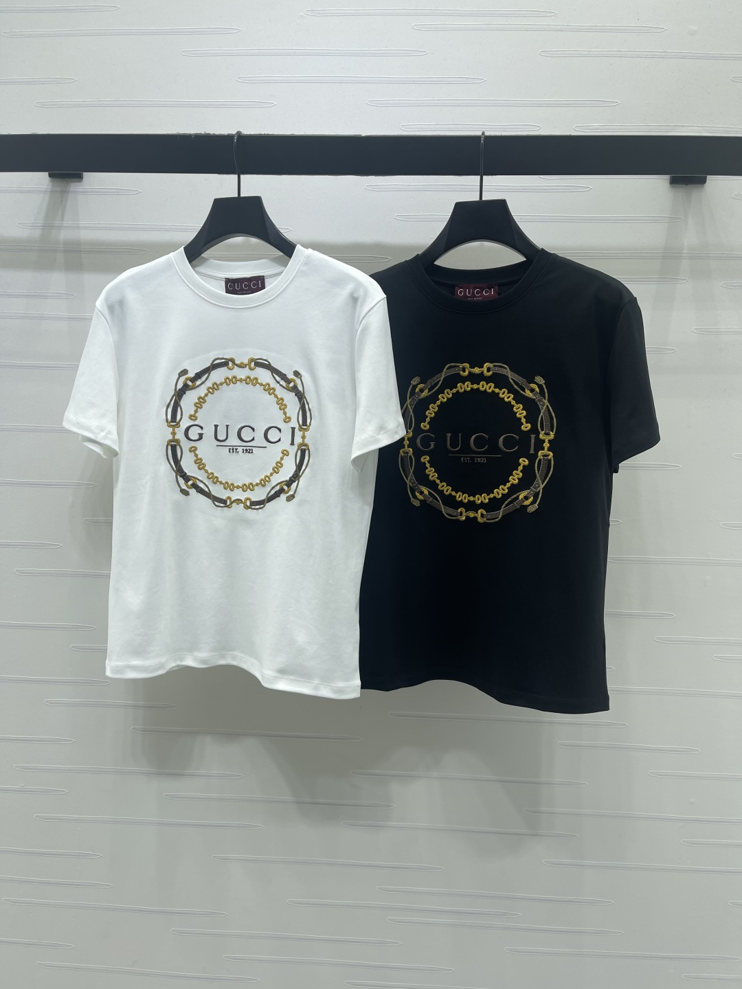 Women's short sleeves